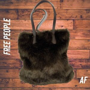 URBAN OUTFITTERS FAUX FUR TOTE BAG DARK BROWN NEW
